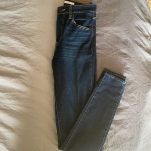 Levi high waisted skinny jeans